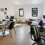 R73 Apartments By Domani Hotels